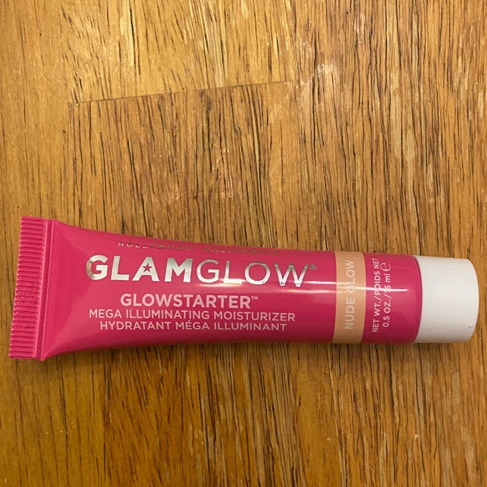 Glam glow deluxe sample size moisturizer